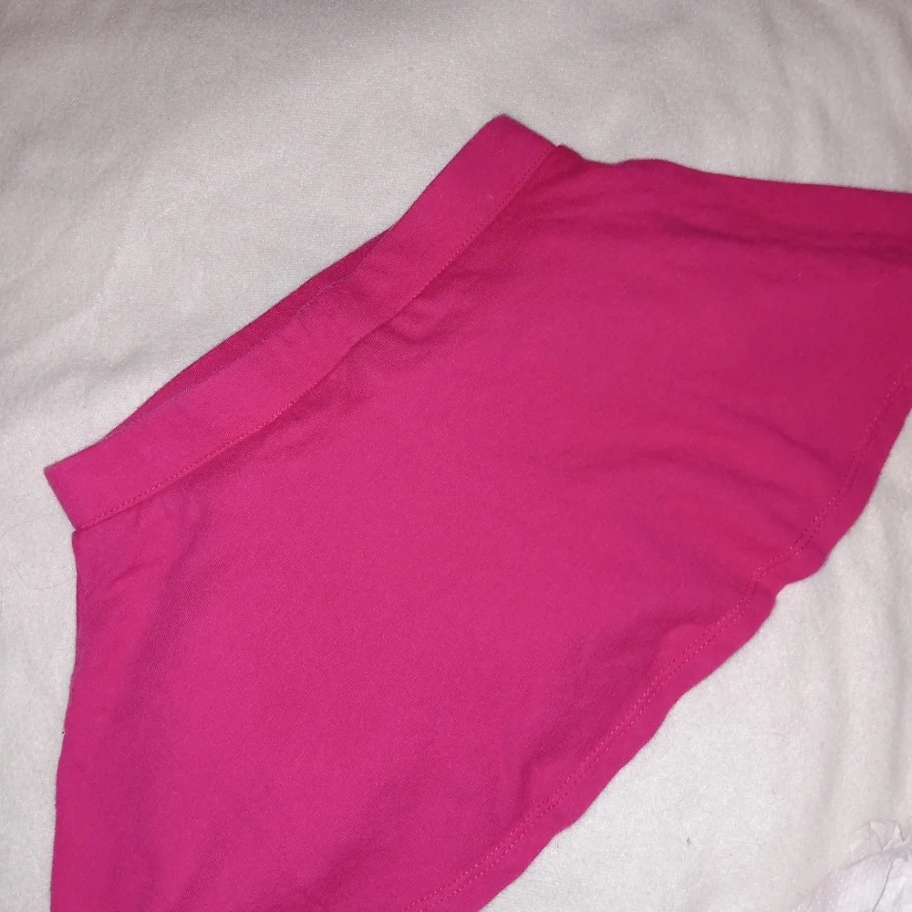 5 for $10
Old Navy Pink Pocket Skort 18-24M - Picture 2 of 7